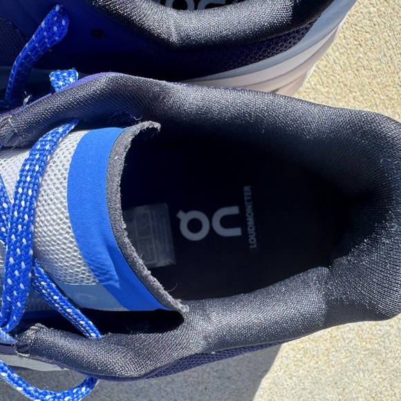 On Running Cloudstratus Blue and White Shoes - Picture 6 of 8